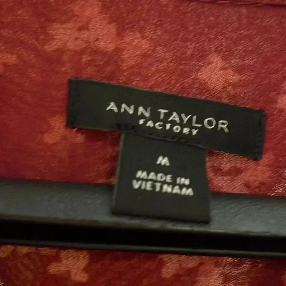 Ann Taylor Burgundy Blouse- Medium - Picture 7 of 8